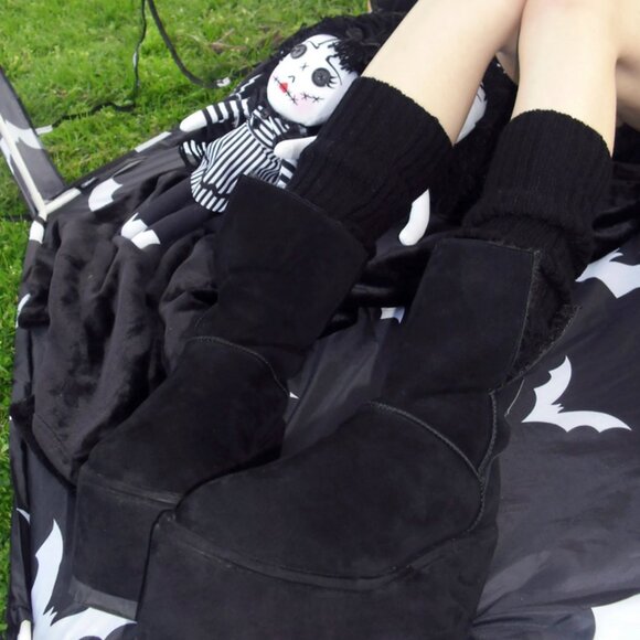 Darker Wavs Dolls Kill Platform Boots - Fleece Lined - Suede - NWT - Picture 2 of 4